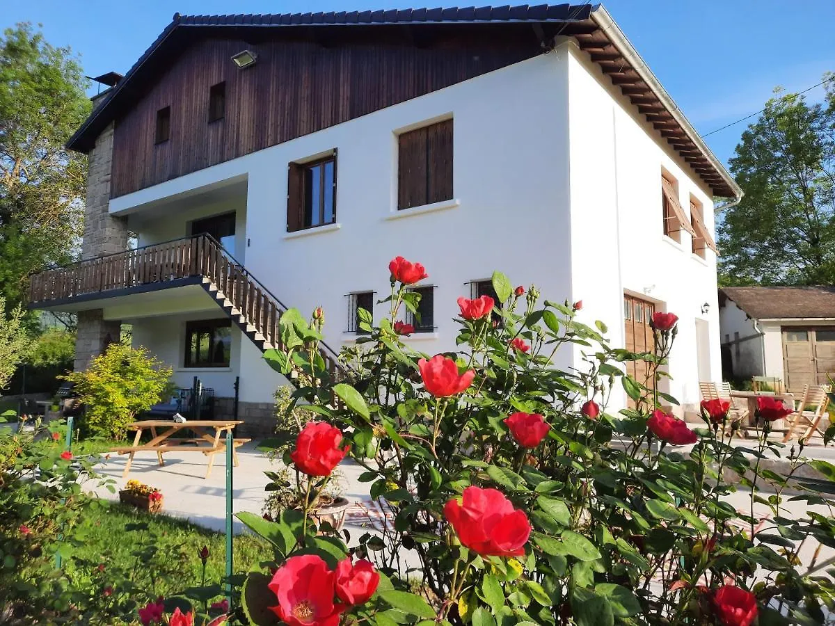 Bed and Breakfast Le Jardin De Moulis, Saint Girons, Ariege, Pyrenees, Nocleg ze śniadaniem Moulis