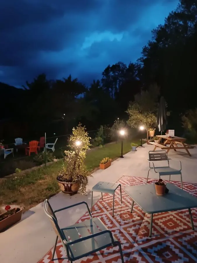 Bed and Breakfast Le Jardin De Moulis, Saint Girons, Ariege, Pyrenees, Francja