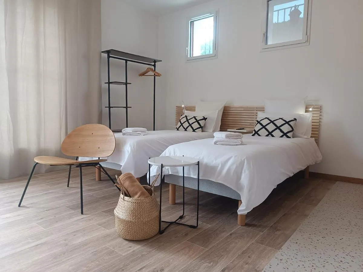 Bed and Breakfast Le Jardin De Moulis, Saint Girons, Ariege, Pyrenees, Nocleg ze śniadaniem Moulis