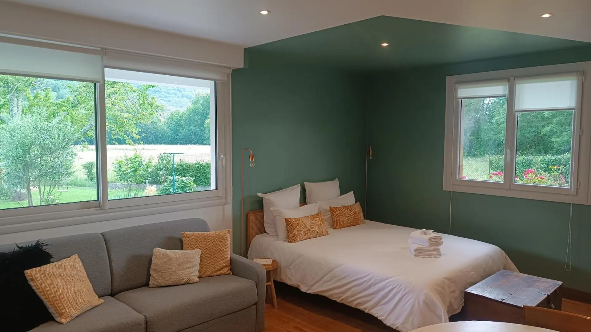 Bed and Breakfast Le Jardin De Moulis, Saint Girons, Ariege, Pyrenees, 0*, Moulis