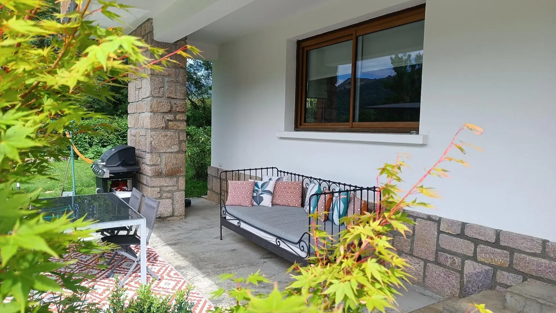 Bed and Breakfast Le Jardin De Moulis, Saint Girons, Ariege, Pyrenees, 0*, Moulis Francja