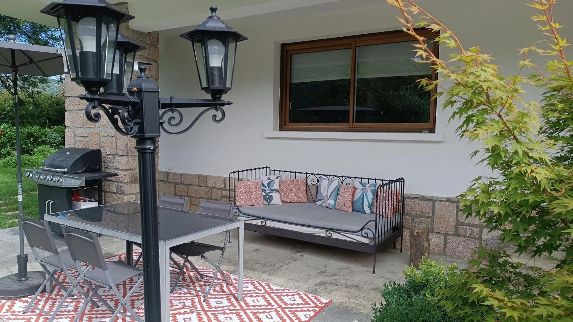 Bed and Breakfast Le Jardin De Moulis, Saint Girons, Ariege, Pyrenees, Moulis