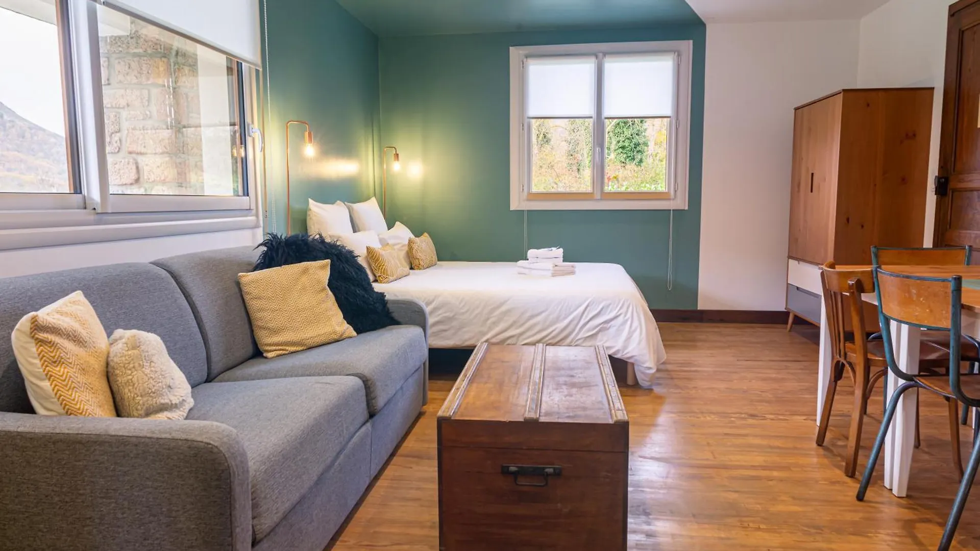 Bed and Breakfast Le Jardin De Moulis, Saint Girons, Ariege, Pyrenees, Moulis