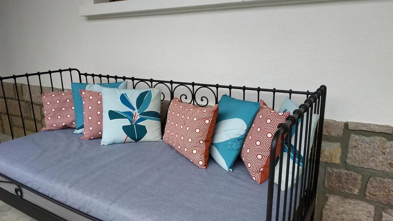 Bed and Breakfast Le Jardin De Moulis, Saint Girons, Ariege, Pyrenees, 0*, Moulis