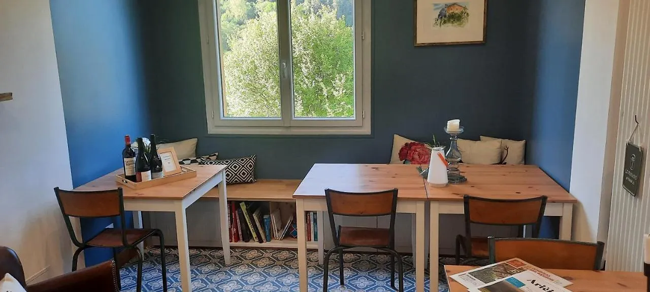 Bed and Breakfast Le Jardin De Moulis, Saint Girons, Ariege, Pyrenees, Moulis