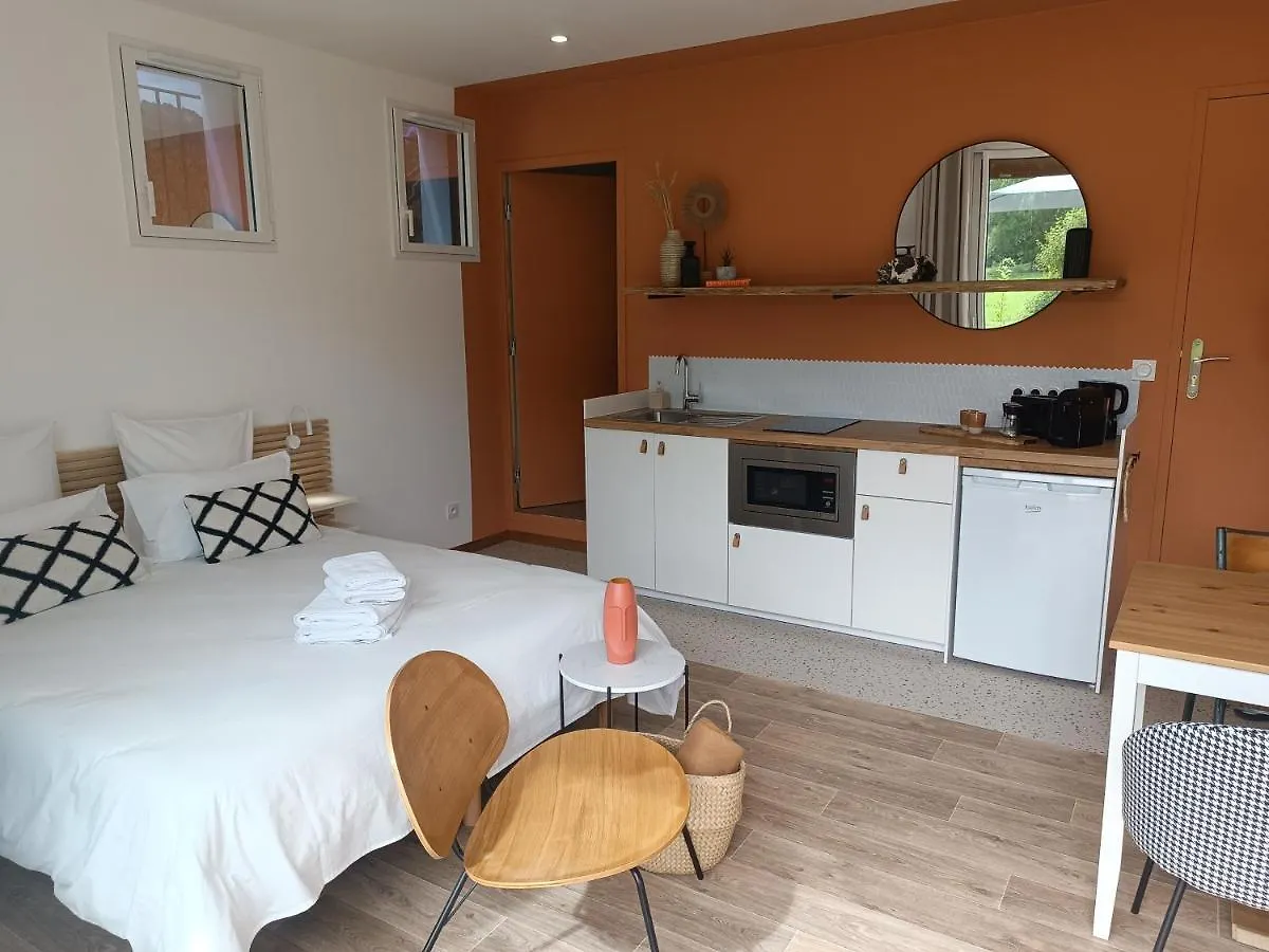 Frühstückspension Bed and Breakfast Le Jardin De Moulis, Saint Girons, Ariege, Pyrenees,